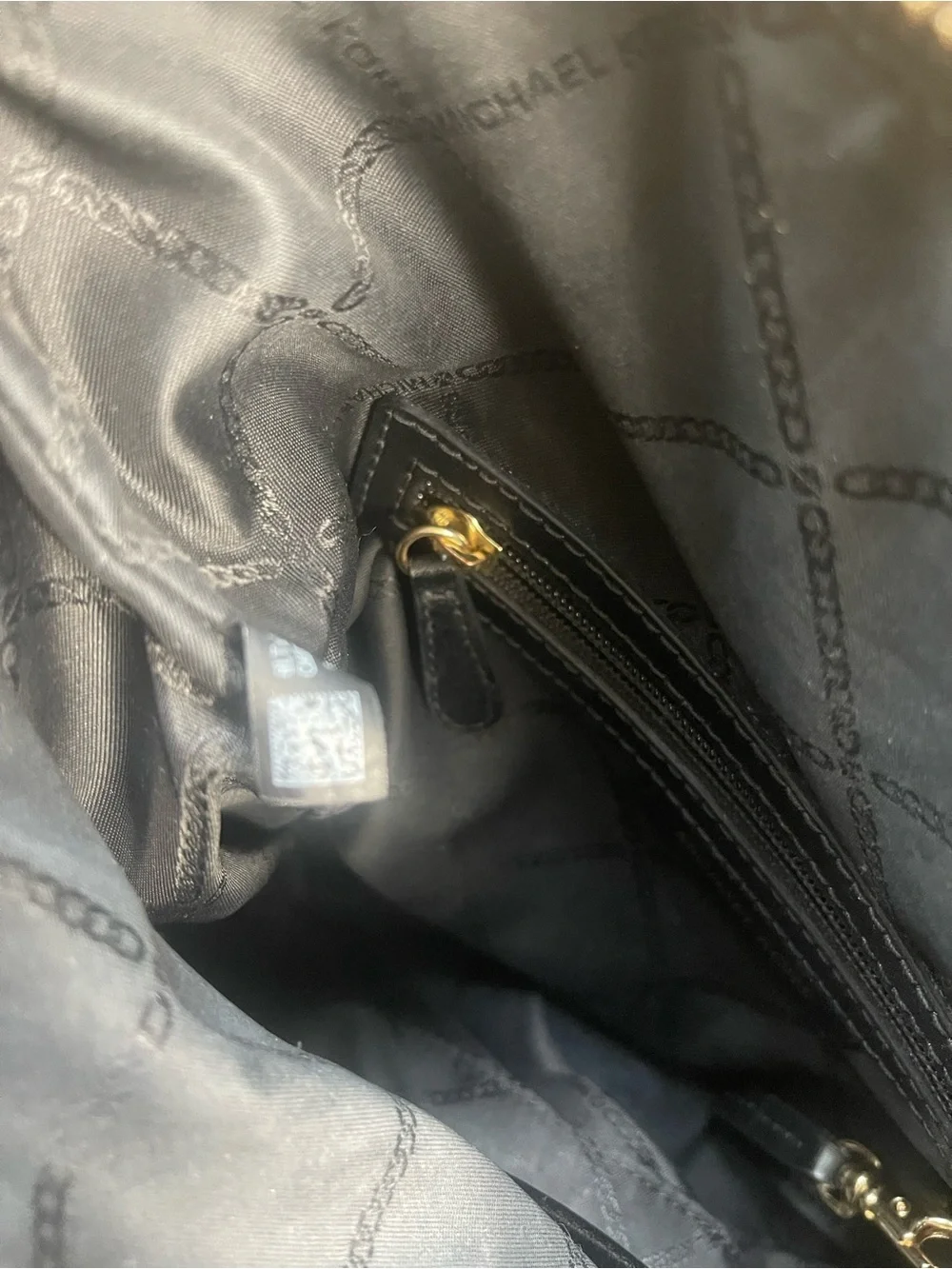 Michael Kors Black Leather Bucket style Shoulder Bag with Gold Chain Detail - Picture 12 of 15